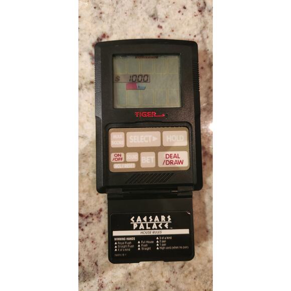 Tiger Electronics Tiger toys Cesar's Palace Pooker handheld game with batteries - Picture 5 of 14